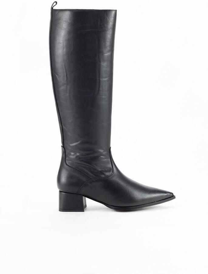 Desiree Laarzen 41958