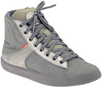 Fit sales flops sneakers
