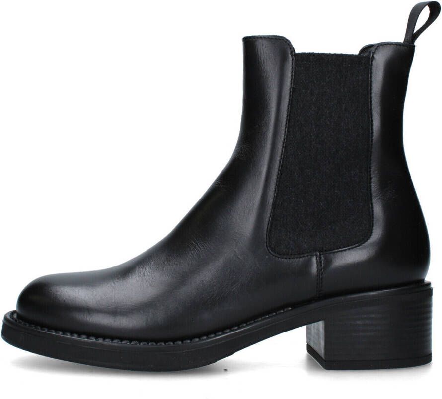 Frau Enkellaarzen 82L5