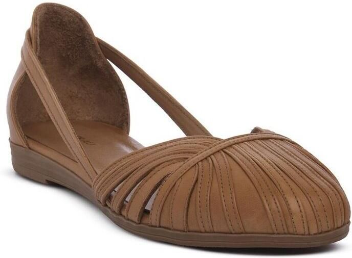 Frau Ballerina's 03M0CARM