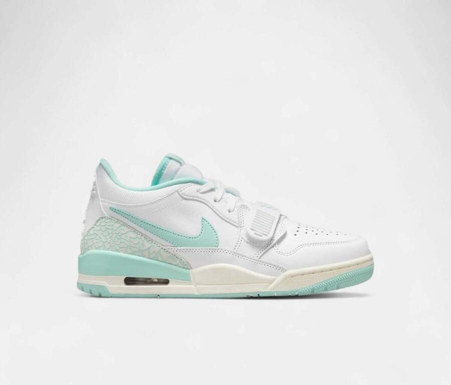 Nike Lage Sneakers Jordan Legacy 312 Low White Light Dew (Women's)