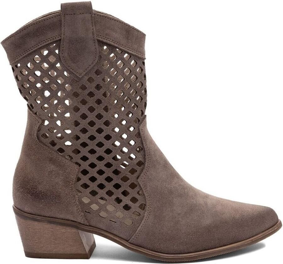 Maciejka Enkellaarzen 1734ALMONDWEL