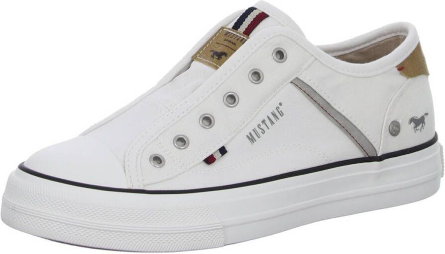 Mustang Shoes Slip-on sneakers Plateau sneaker slipper vrijetijdsschoen met praktische elastische band