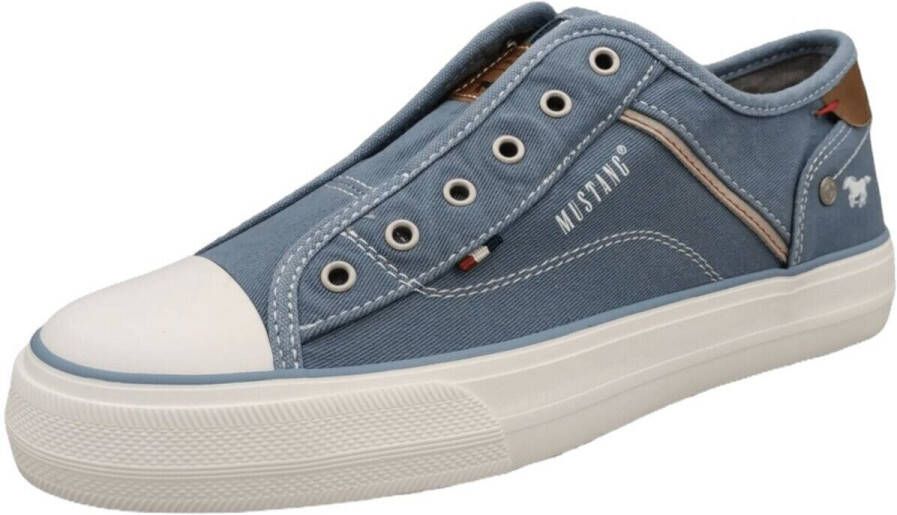 Mustang Shoes Slip-on sneakers Plateau sneaker slipper vrijetijdsschoen met praktische elastische band