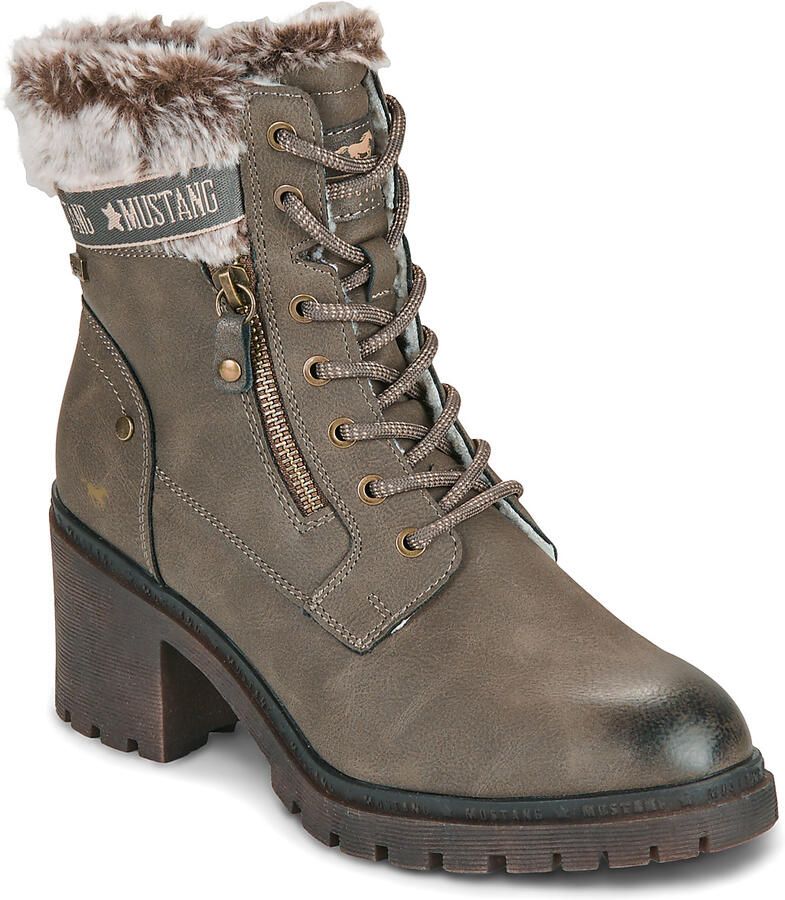 Mustang Shoes Winterlaarsjes LEILA Winterlaarzen met kunstbontkraag en blokhak
