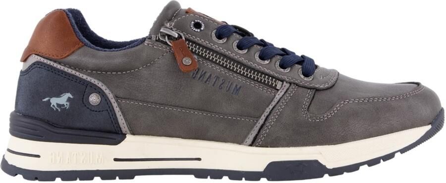 Mustang Lage Sneakers 26m0281006