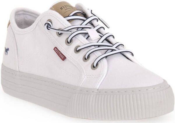 Mustang Shoes Slip-on sneakers plateau sneaker slipper vrijetijdsschoen met elastiek