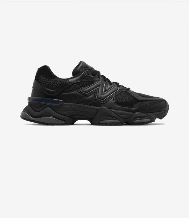 New Balance Lage Sneakers 9060 Triple Black Leather