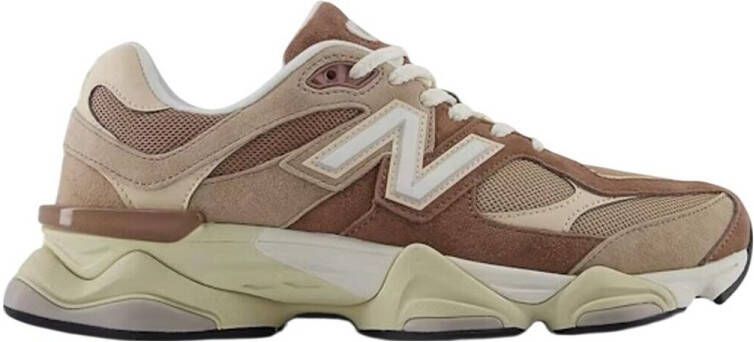 New Balance 9060 Lifestyle in rood formaten: 37.5