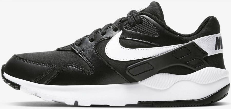 at4441 nike