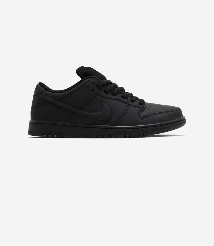 Nike Triple Black Sneakers voor Stijl en Comfort