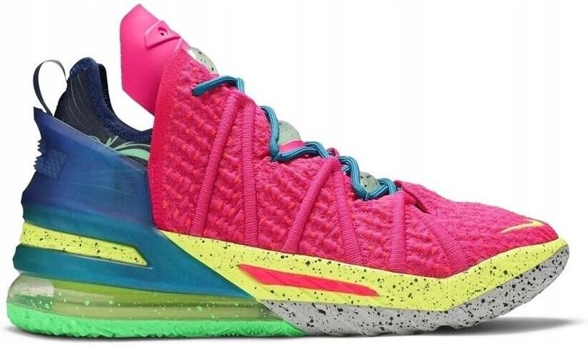 Nike Hoge Sneakers LeBron 18