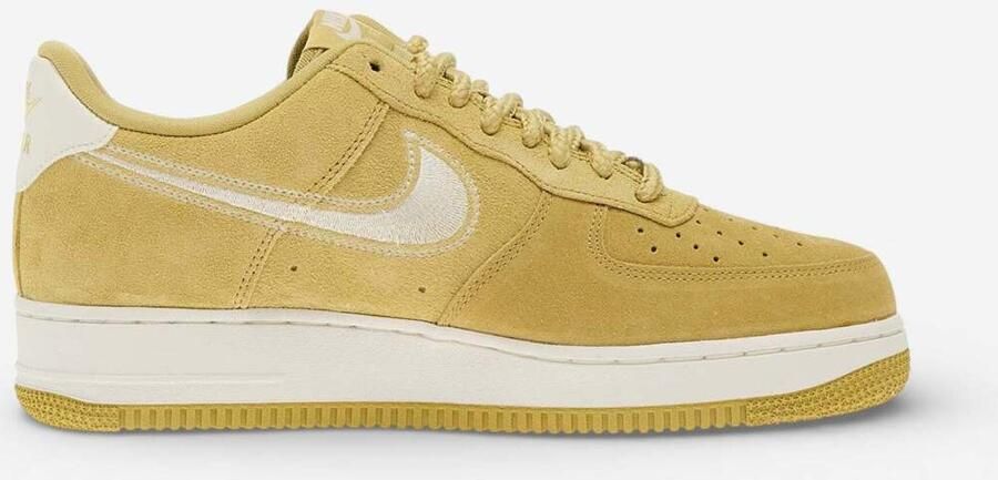 Nike Lage Sneakers Air Force 1 07 LV8 Low Buff Gold