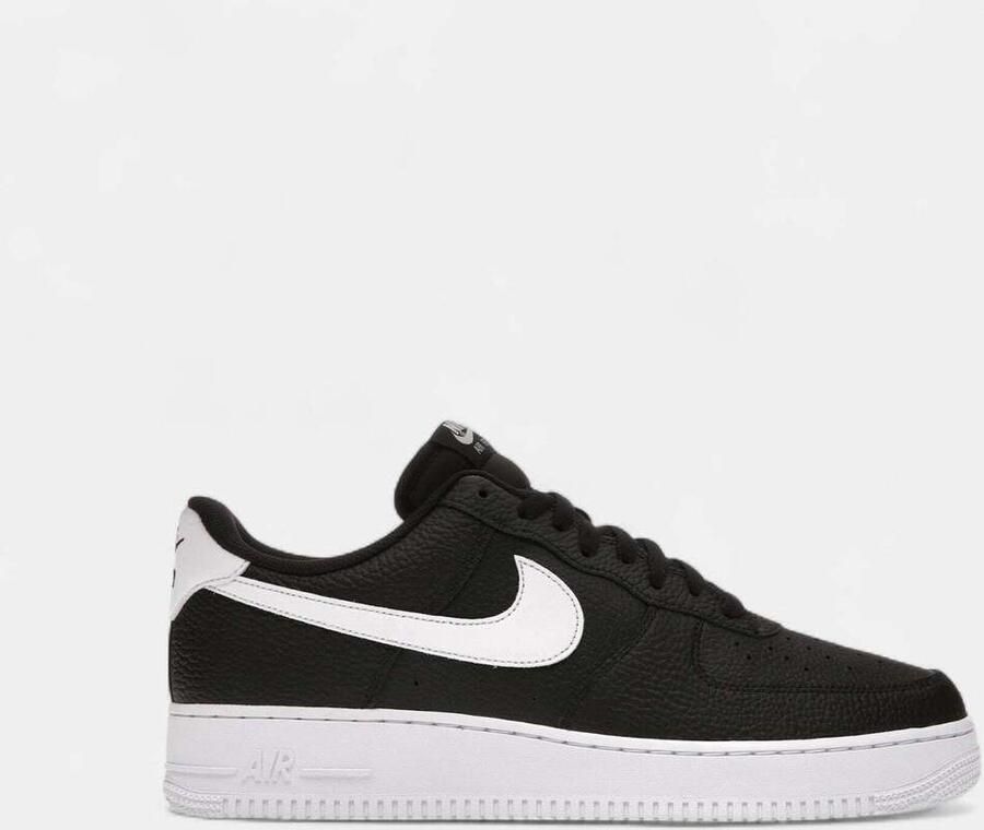Nike Lage Sneakers Air Force 1 Low '07 Black White Pebbled Leather