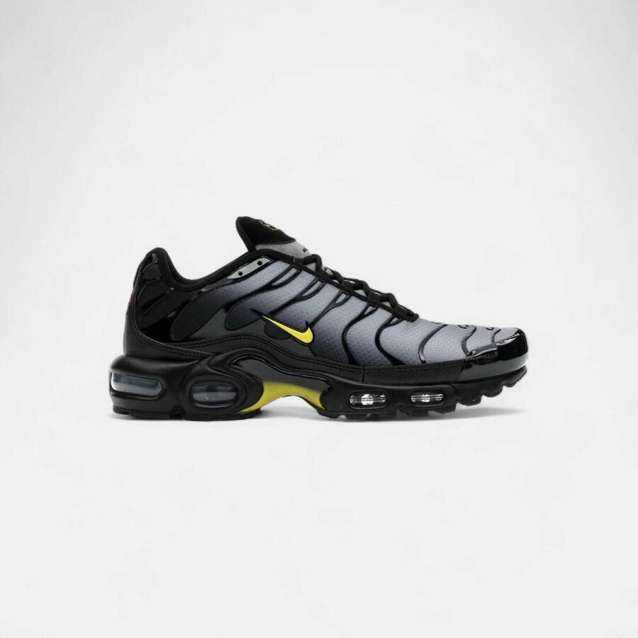 Nike Lage Sneakers -air-max-plus-black-opti-yellow-1