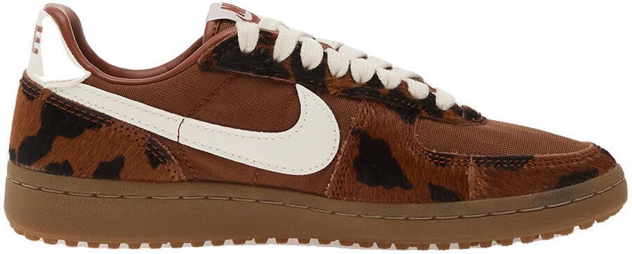 Nike Sportswear Sneakers laag 'Field General' bruin zwart wit