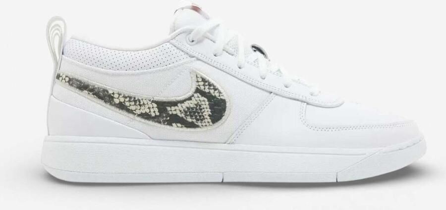 Nike Lage Sneakers Book 1