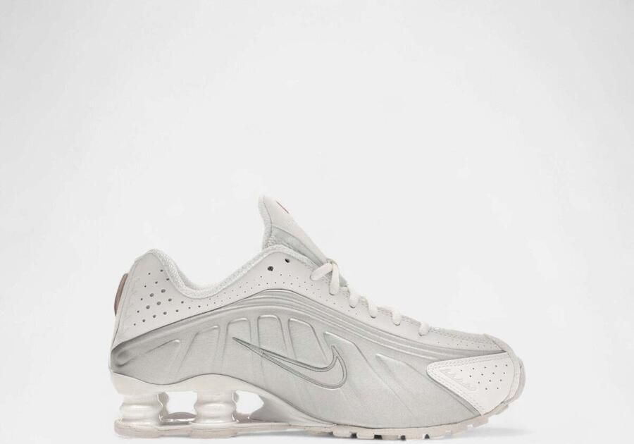 Nike Lage Sneakers Shox R4 White Metallic Silver (Women's)