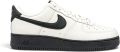 Nike Lage Sneakers Air Force 1 '07 "Light Bone Black" - Zwart