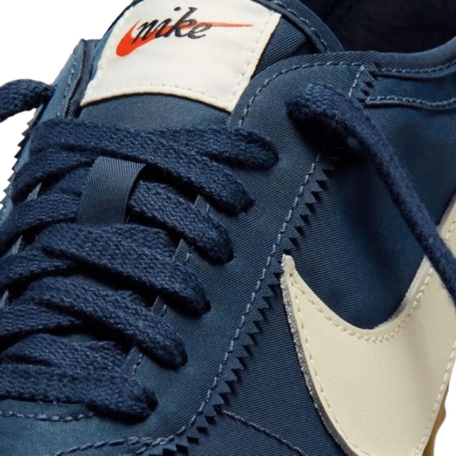 Nike Sneakers Moon Shoe Midnight Gum