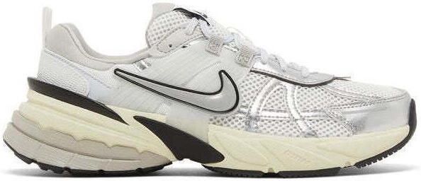 Nike Sneakers V2K Run Wmns "Metallic Silver"