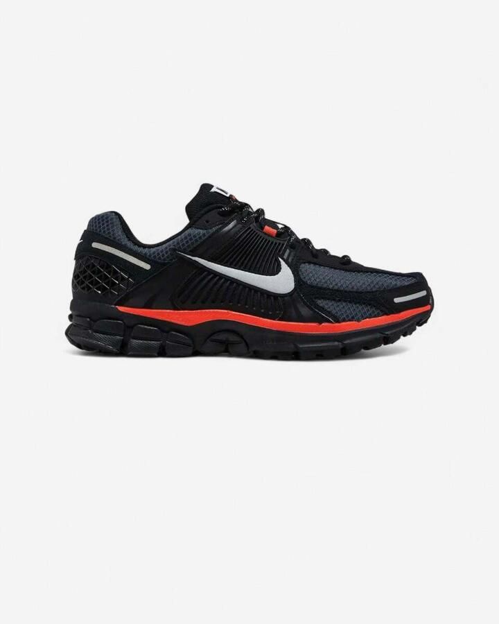 Nike Lage Sneakers Zoom Vomero 5 Black Metallic University Red - Foto 2