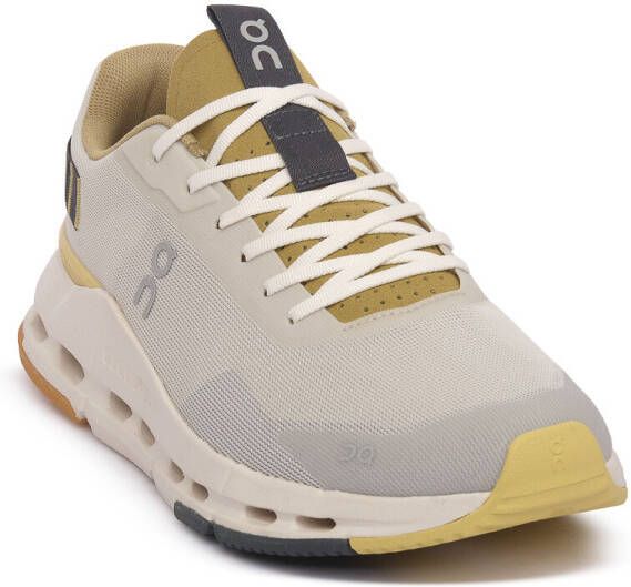 On Lage Sneakers CLOUDNOVA FORM 2
