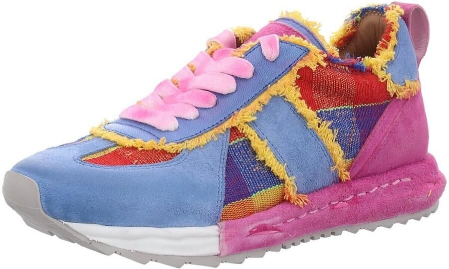 Rebecca White Lage Sneakers