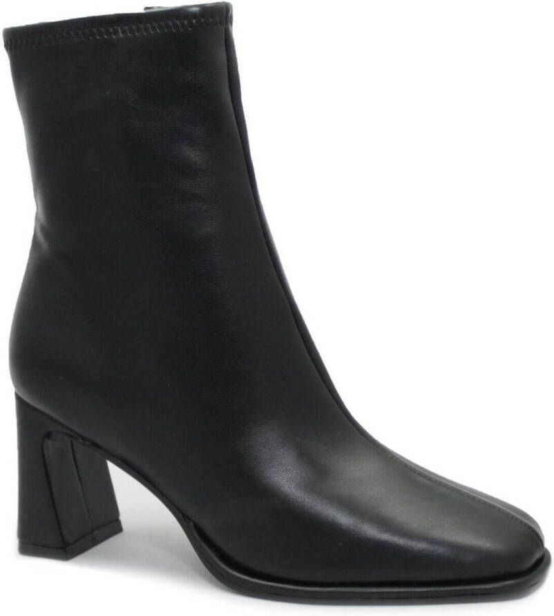 Steve Madden Enkellaarzen STE-I25-ODESA-BL