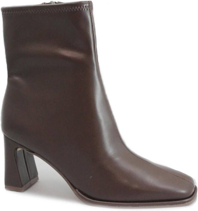 Steve Madden Enkellaarzen STE-I25-ODESA-BR