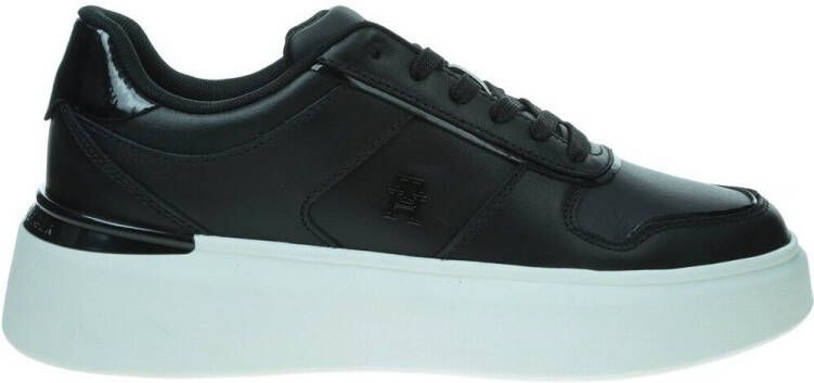 Tommy Hilfiger Plateausneakers PATENT PLATFORM SNEAKER vrije tijd schoen lage schoen veterschoen met sierstiksels