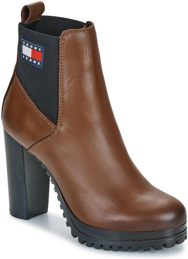 TOMMY JEANS Highheel-laarsjes TJW NEW ESS HIGH HEEL BOOT blokhak partymode enkellaarzen in smalle vorm