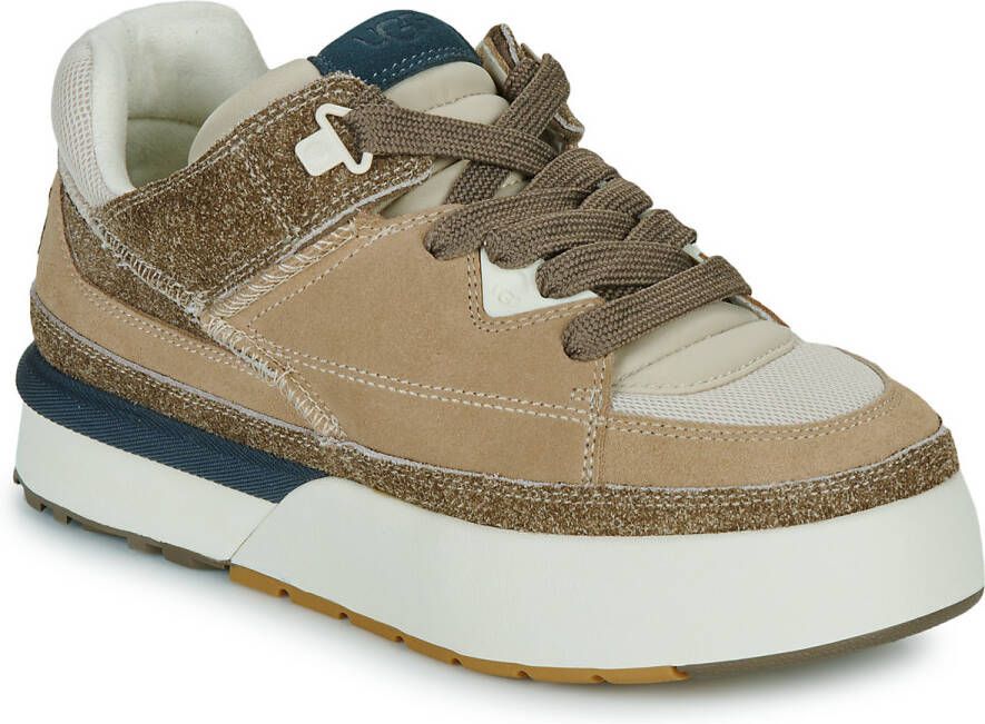 UGG Lage Sneakers Dames Goldencush Maat: 36 37 Materiaal: Suède Kleur: Bruin