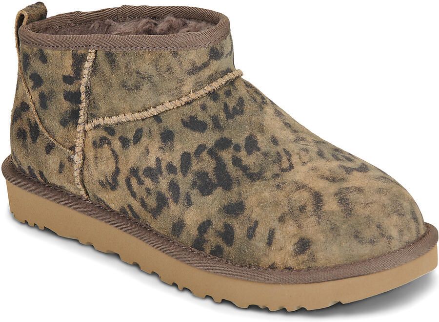 Ugg Classic Ultra Mini Spotted Boot in Brown Wol