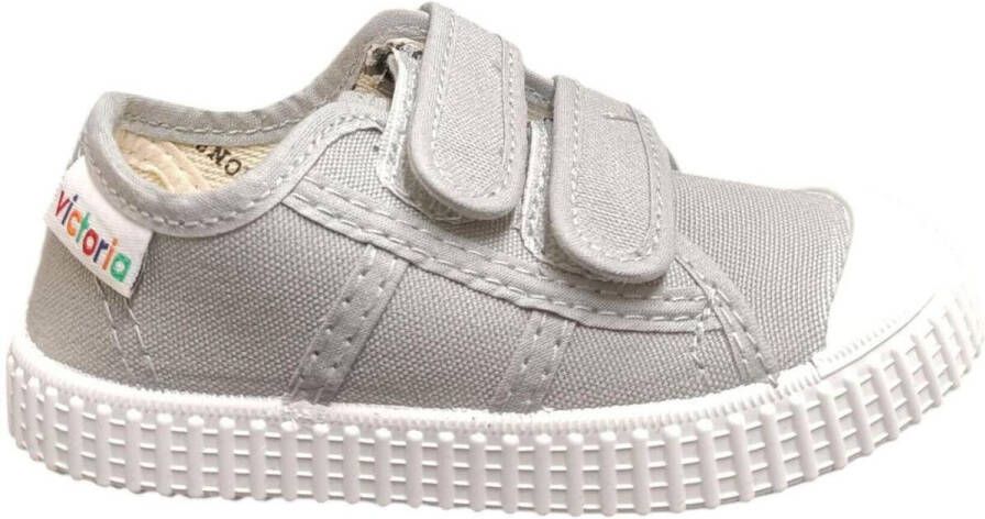 Victoria Lage Sneakers basket