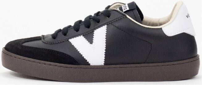 Victoria Lage Sneakers Zapatillas en color negro para