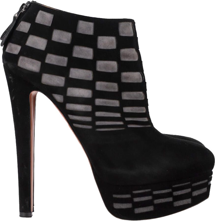 Alaia Pre-owned Alaïa Laser Cut Plateauschoen Enkellaarsjes in Zwart Suède