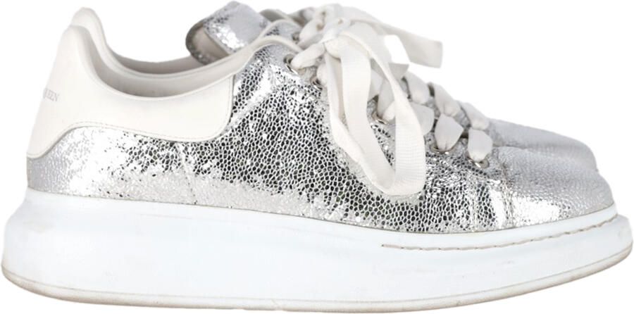 Alexander McQueen Pre-owned Alexander McQueen Oversized Sneakers in Metallic Zilveren Leer