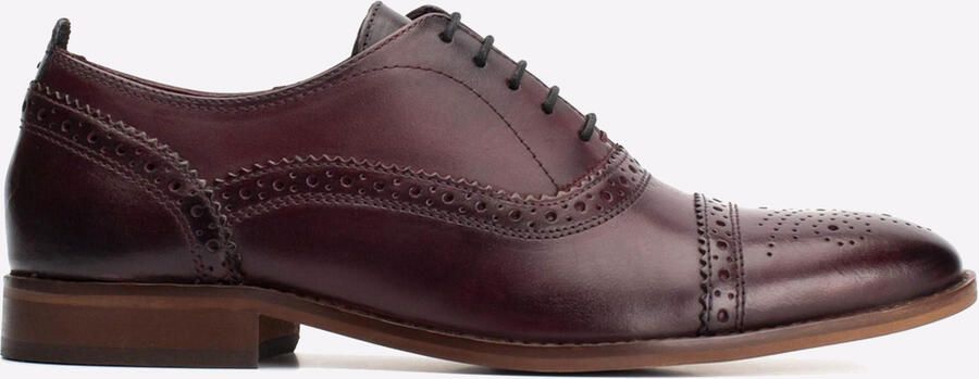 Base London Cast Washed Leren Herenschoenen In Donkerrood Met Brogue-Details