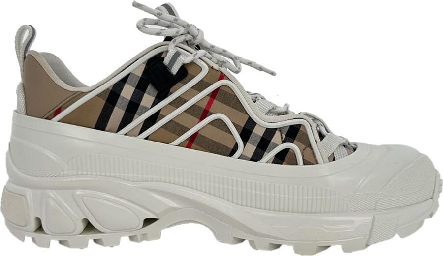 Burberry Pre-owned Burberry Arthur Vintage Check sneakers in beige canvas