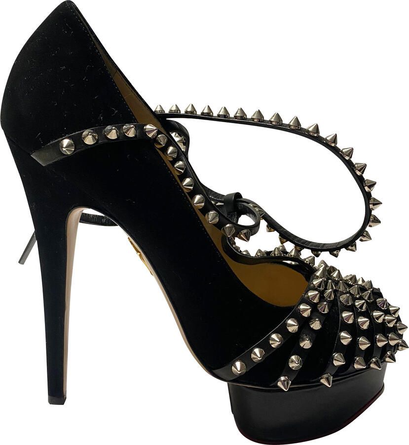 Charlotte Olympia Boze Portia Studded Platform Pumps in Zwart Suède