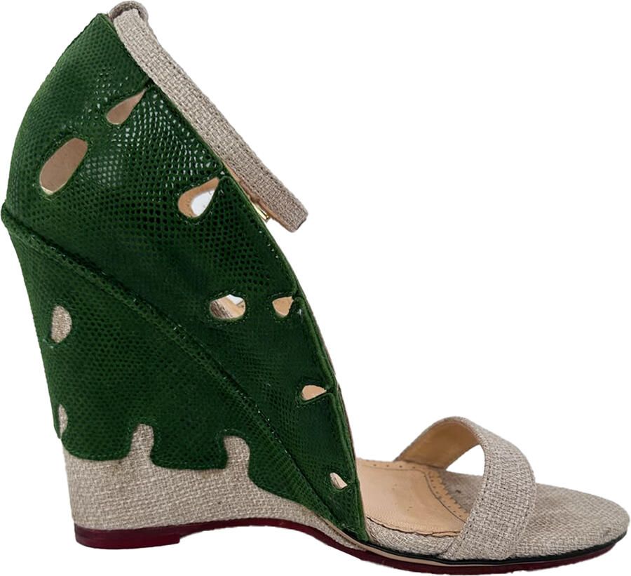 Charlotte Olympia Pre-owned Charlotte Olympia sandalen met bladaccenten en hakken in groen en beige raffia.