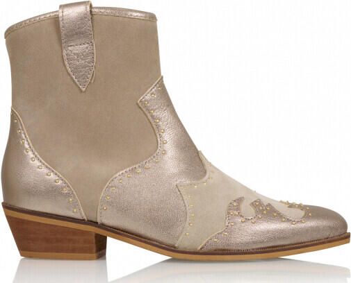 DWRS Label Lyon studs