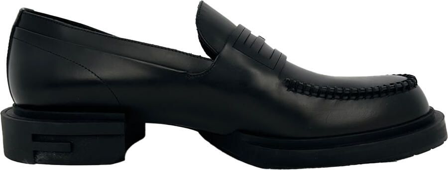 Fendi Pre-owned Fendi Frame Slip-On Loafers in zwart kalfsleer
