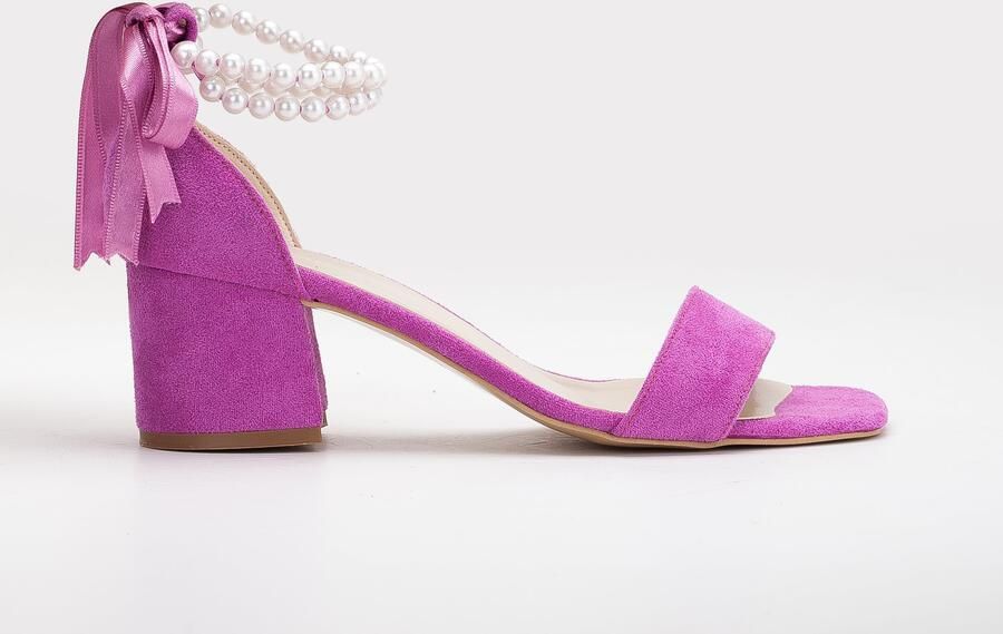 Forever & Always Illy Laag Block Hak Sandalen with Pearls
