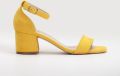 Forever & Always Iva Laag Block Hak Sandalen - Geel