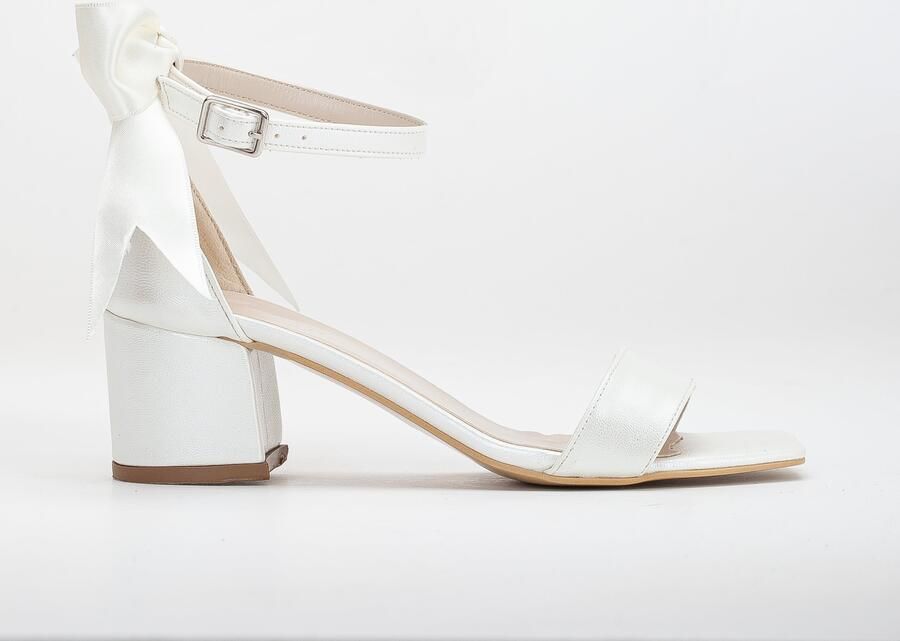 Forever & Always Rochelle Ivoor Bridal Sandalen with Ribbon