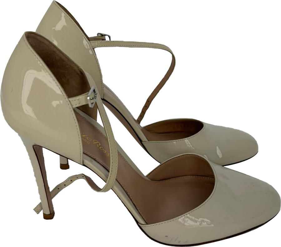 Gianvito Rossi Pre-owned Gianvito Rossi Mary Jane Pumps in Beige Patelleder