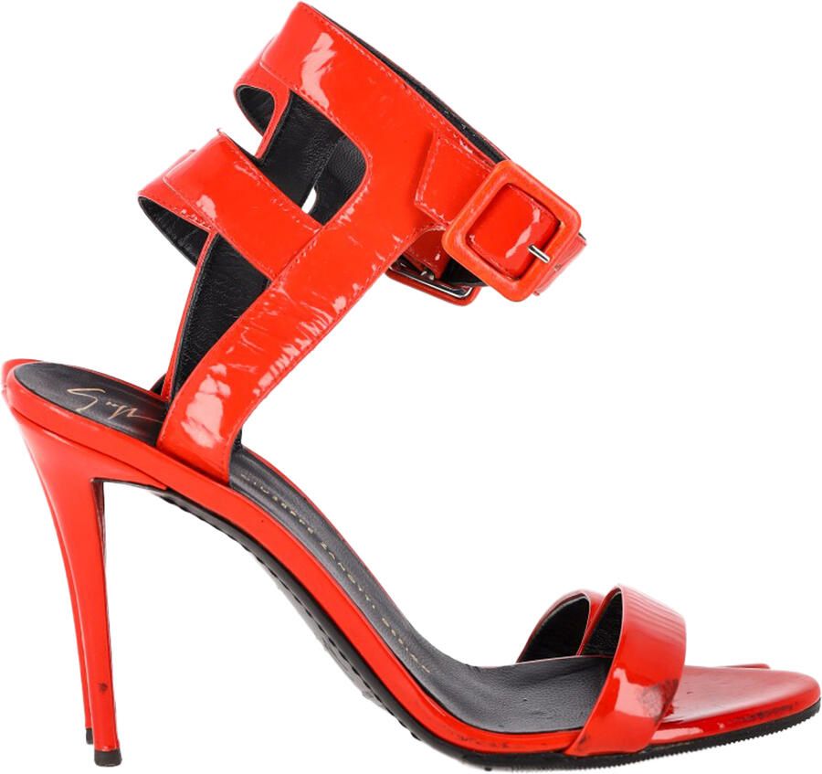 Giuseppe Zanotti Pre-owned Giuseppe Zanotti Hoge Enkelsandalen met Band in Rode Patenten Leer