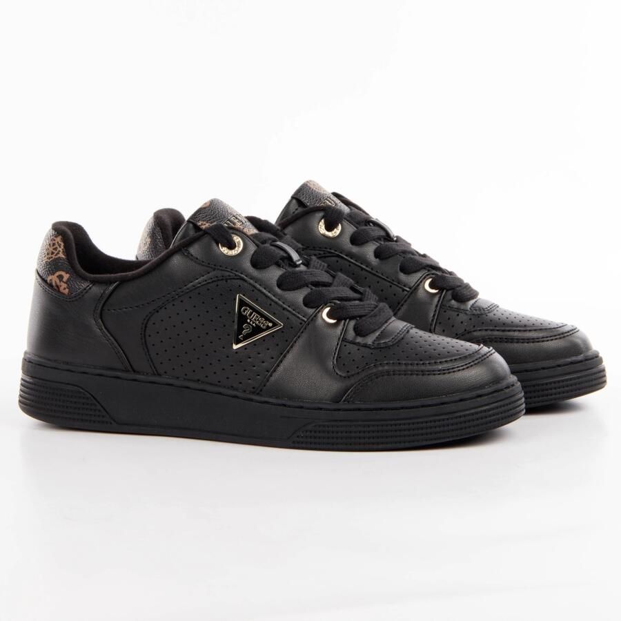 Guess damessneakers van Daiso